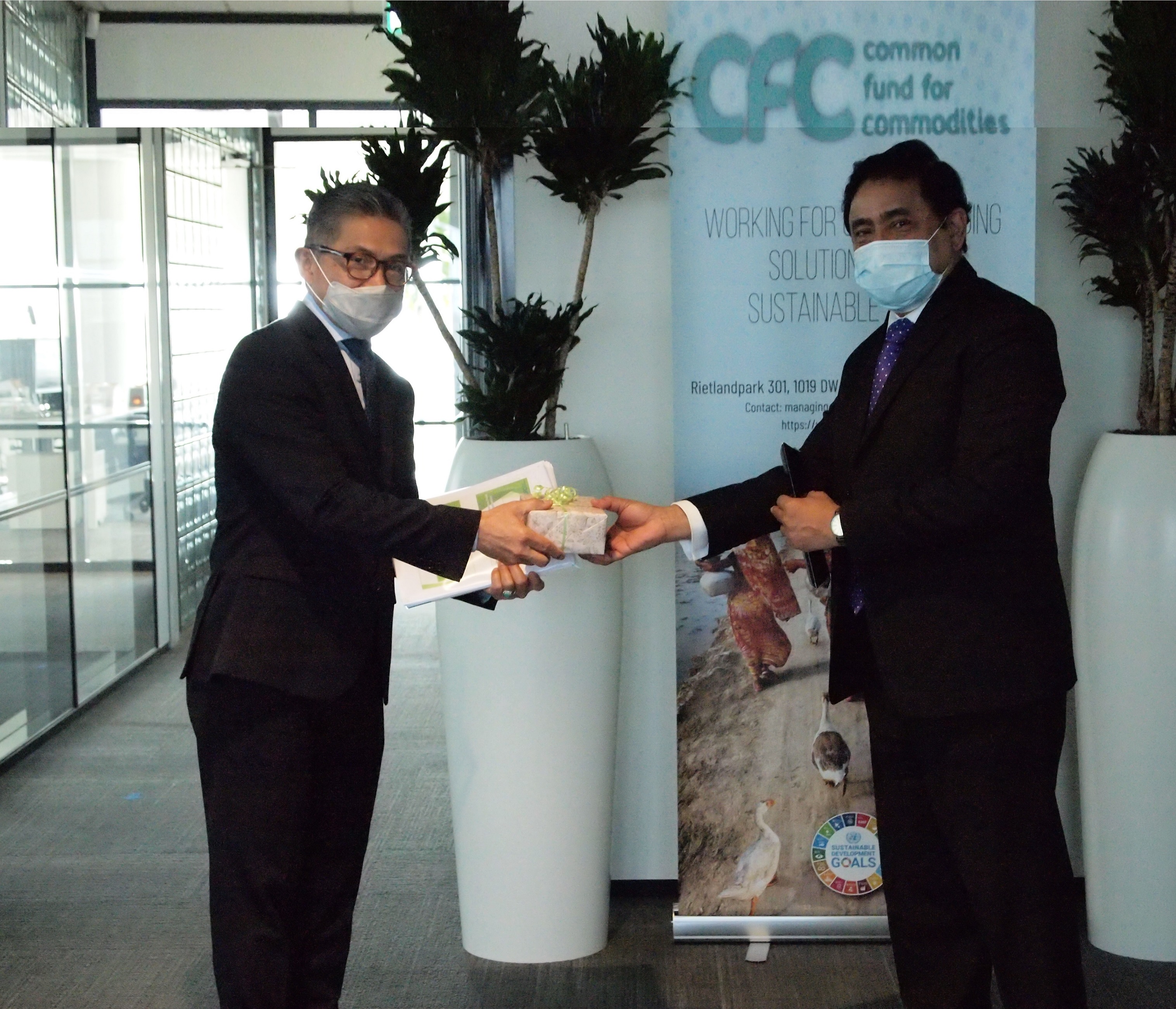 From left: H.E. Mr. Mayerfas, Ambassador of the Republic of Indonesia to the Netherlands, is seen with Amb. Sheikh Mohammed Belal, Managing Director of CFC