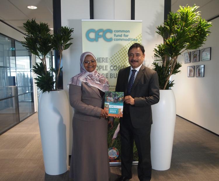 Ambassador Sheikh Mohammed Belal is seen with Mrs. Omaima Mahmoud Ahmed Alsharief